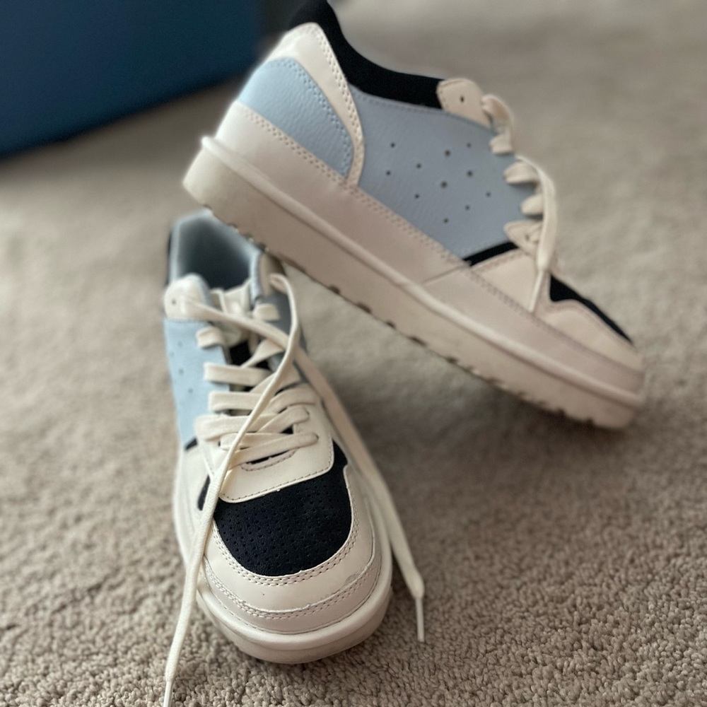 Ugg Threadlite Women’s Sneaker
